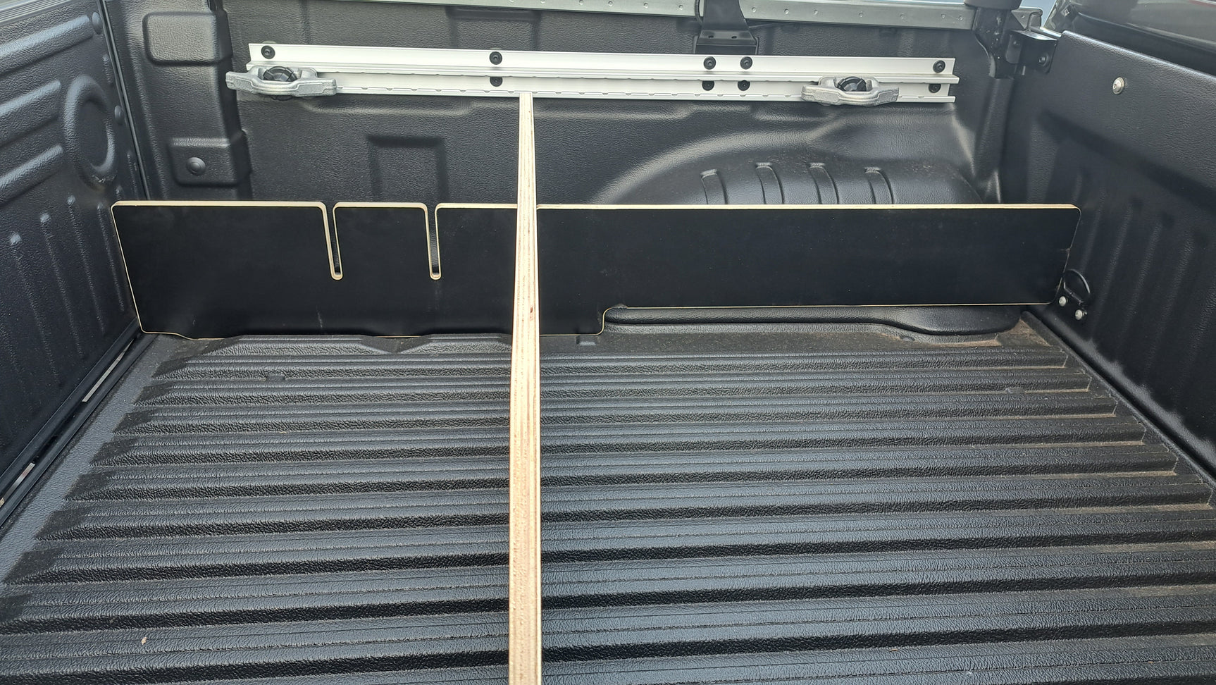 Nissan Navara 2021+ Tub Divider | Plastic Tub Liner