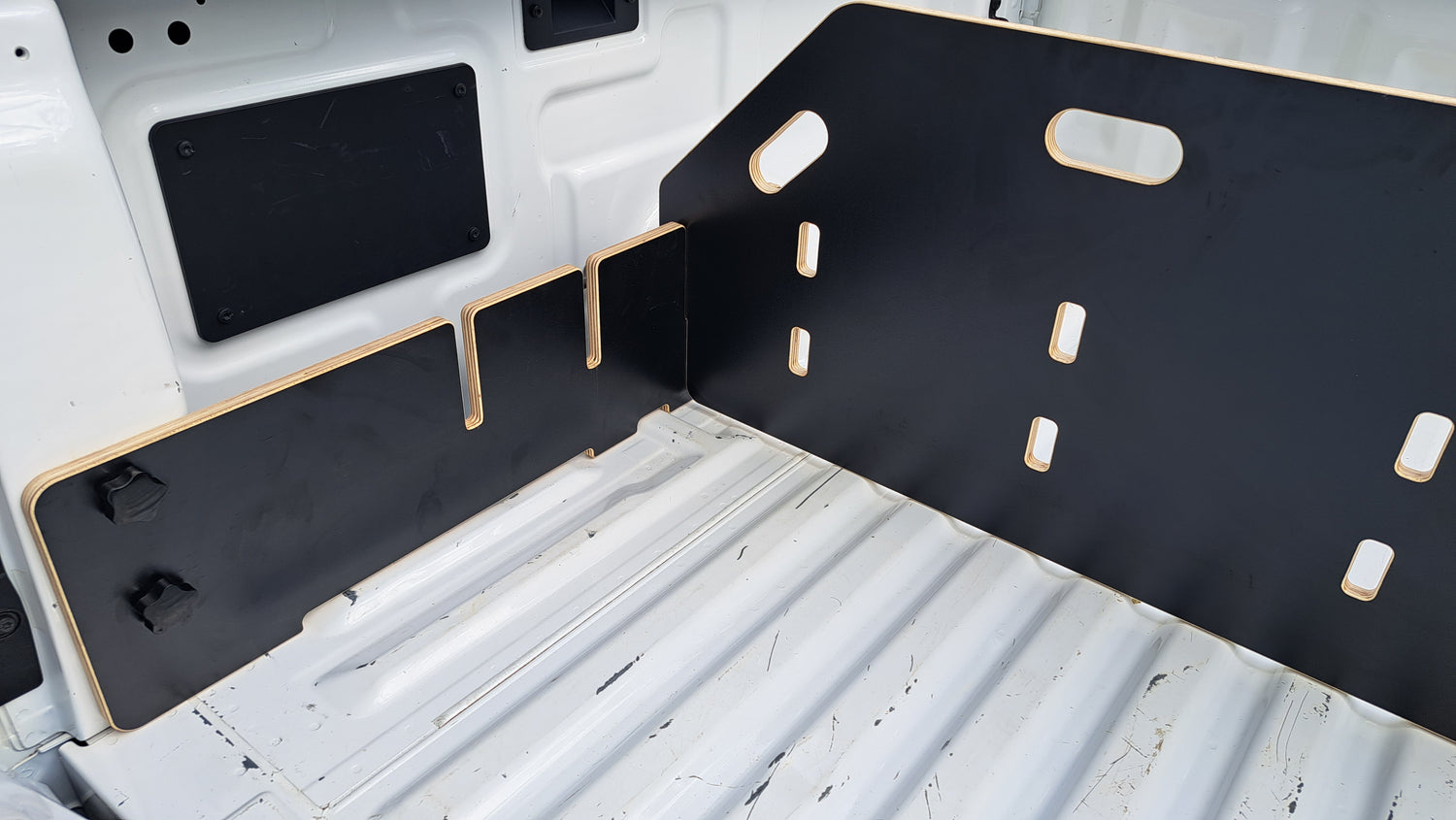 Ford Ranger 2022+ Tub Divider | Spray-in Tub Liner