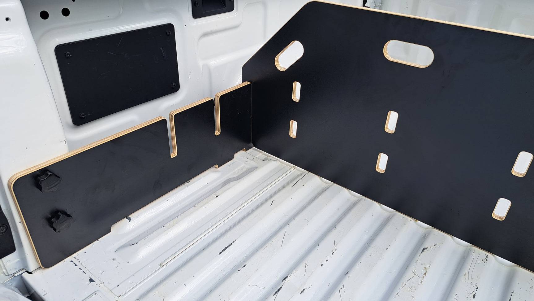 Ford Ranger 2022+ Tub Divider | Spray-in Tub Liner