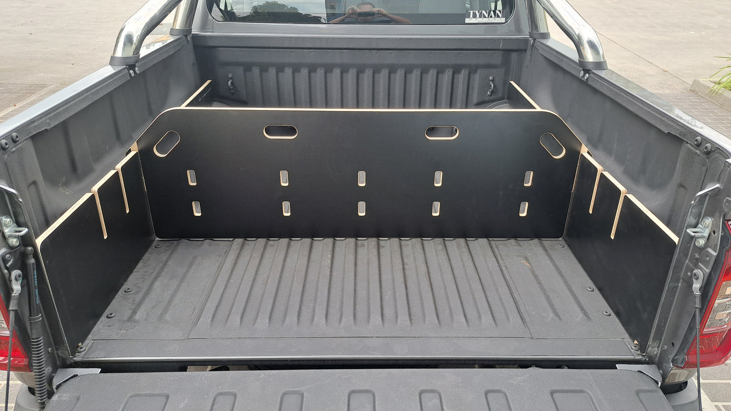 LDV T60 MAX 2022+ Tub Divider