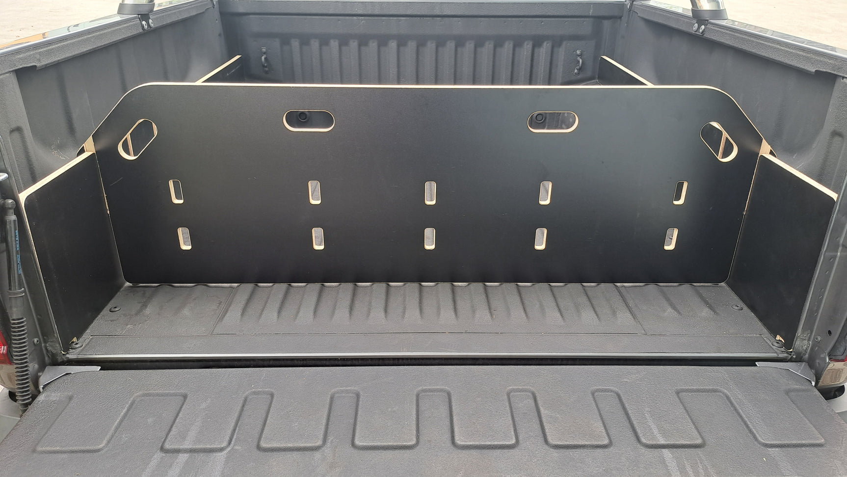 LDV T60 MAX 2022+ Tub Divider