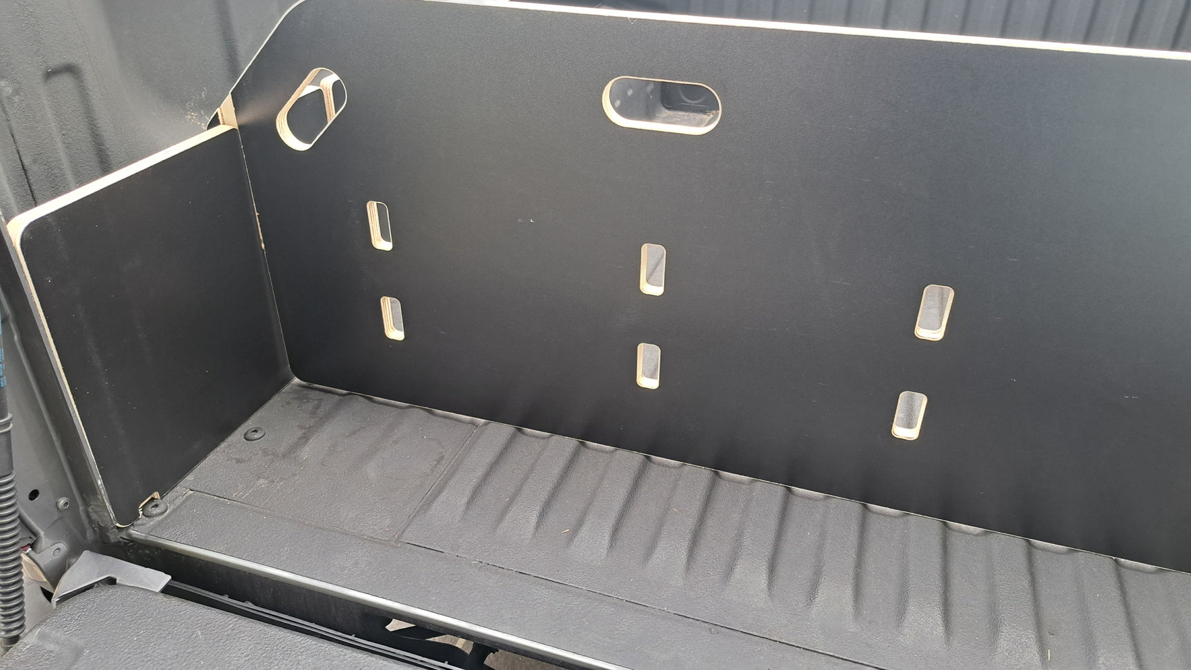 LDV T60 MAX 2022+ Tub Divider