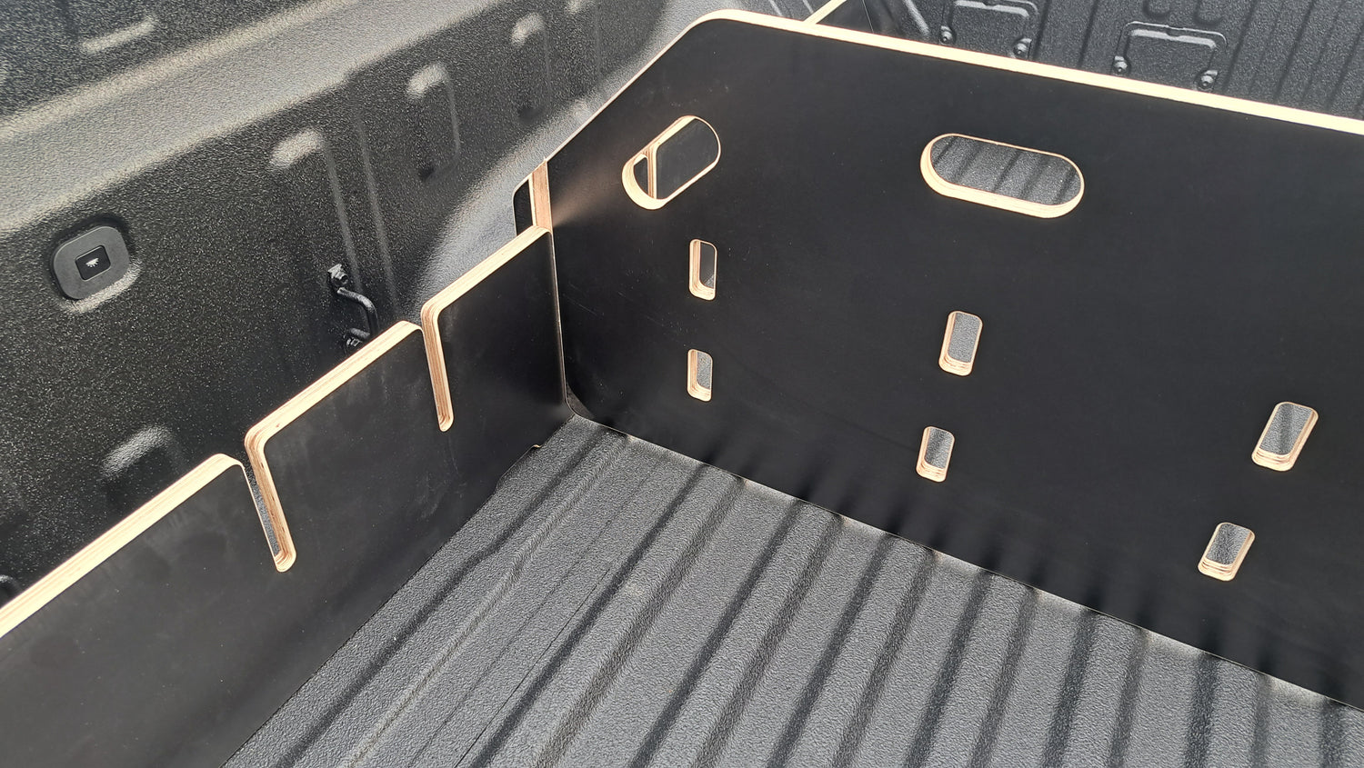 BYD Shark 6 2025+ Tub Divider