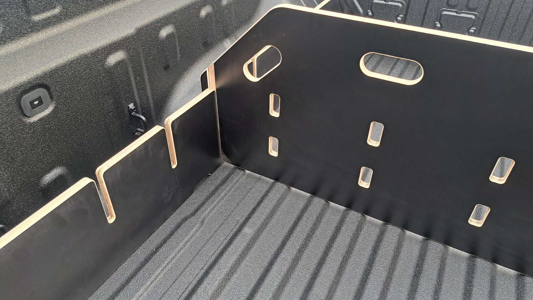 BYD Shark 6 2025+ Tub Divider