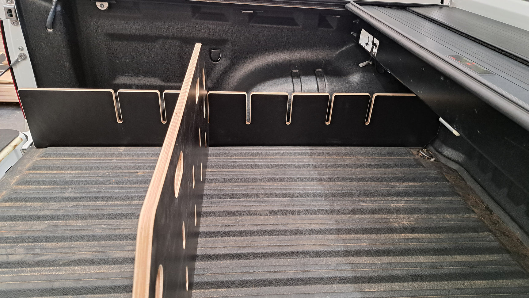 VW Amarok 2016-2022 Tub Divider | Plastic Tub Liner