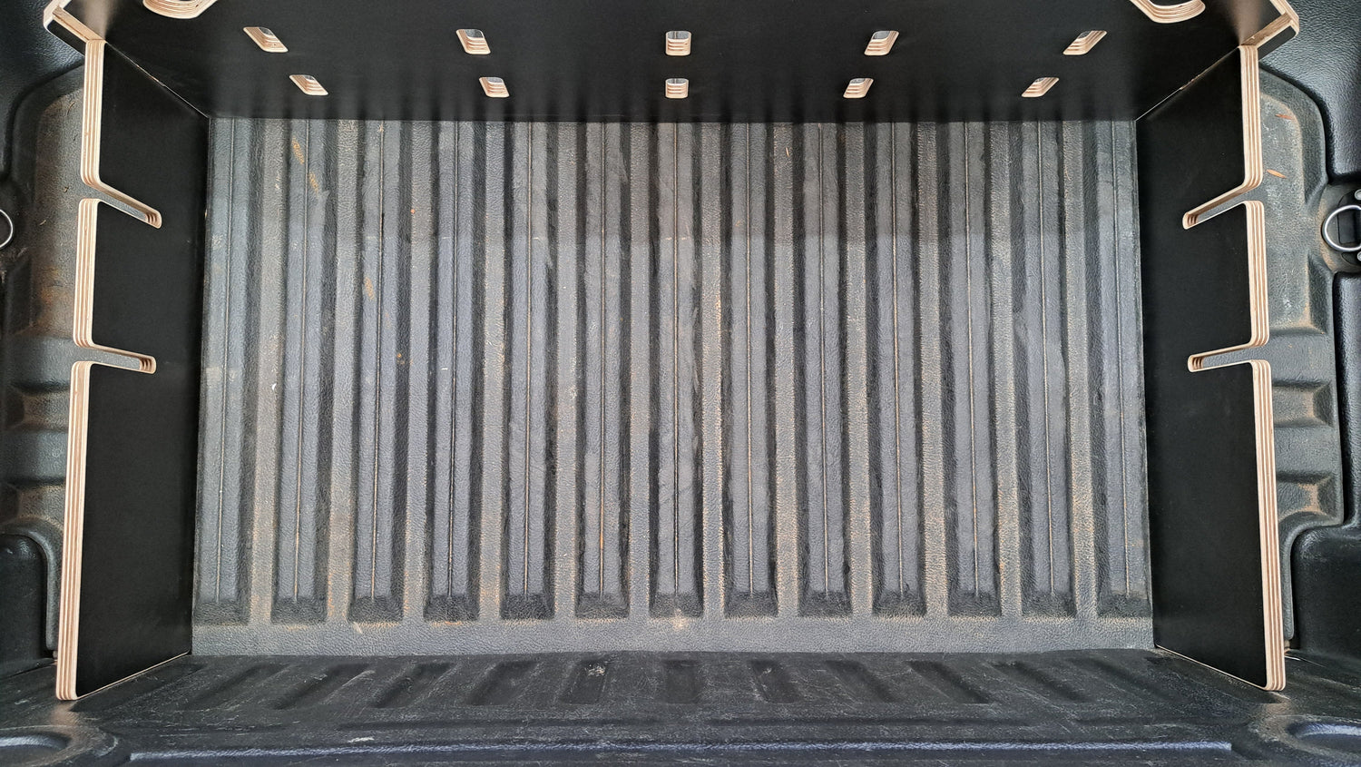 VW Amarok 2016-2022 Tub Divider | Plastic Tub Liner