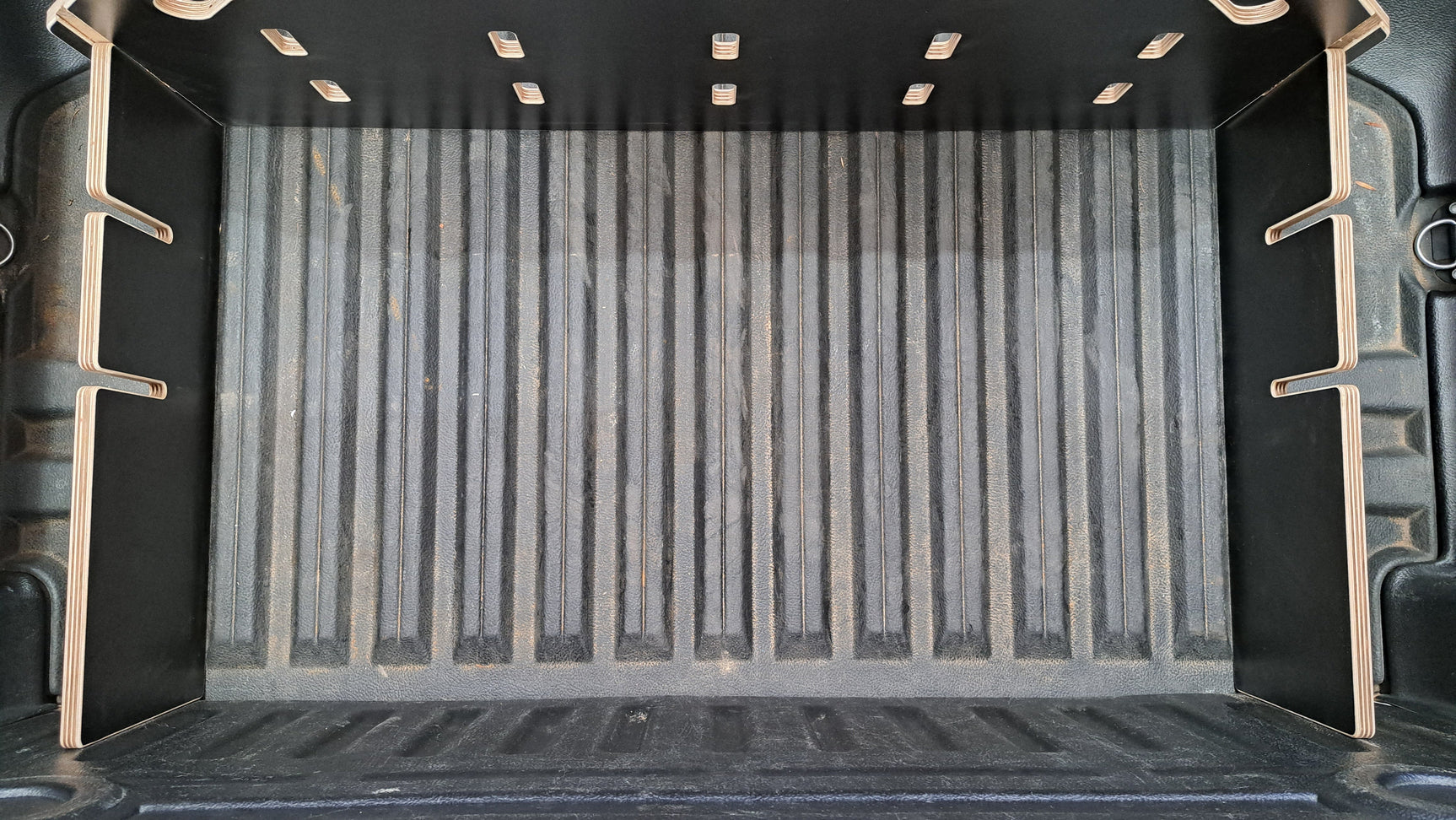 VW Amarok 2016-2022 Tub Divider | Plastic Tub Liner