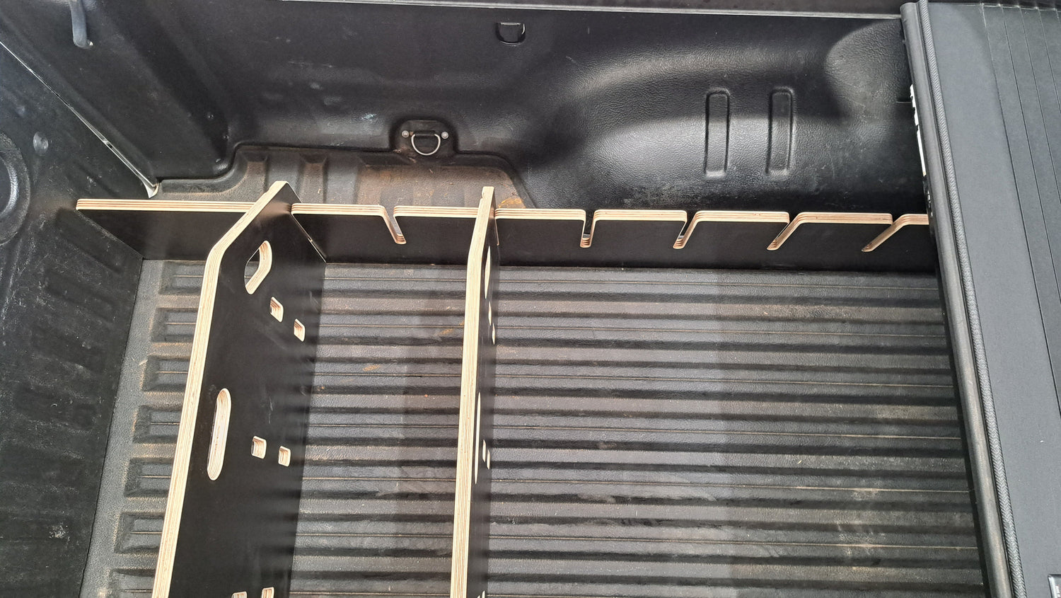 VW Amarok 2016-2022 Tub Divider | Plastic Tub Liner