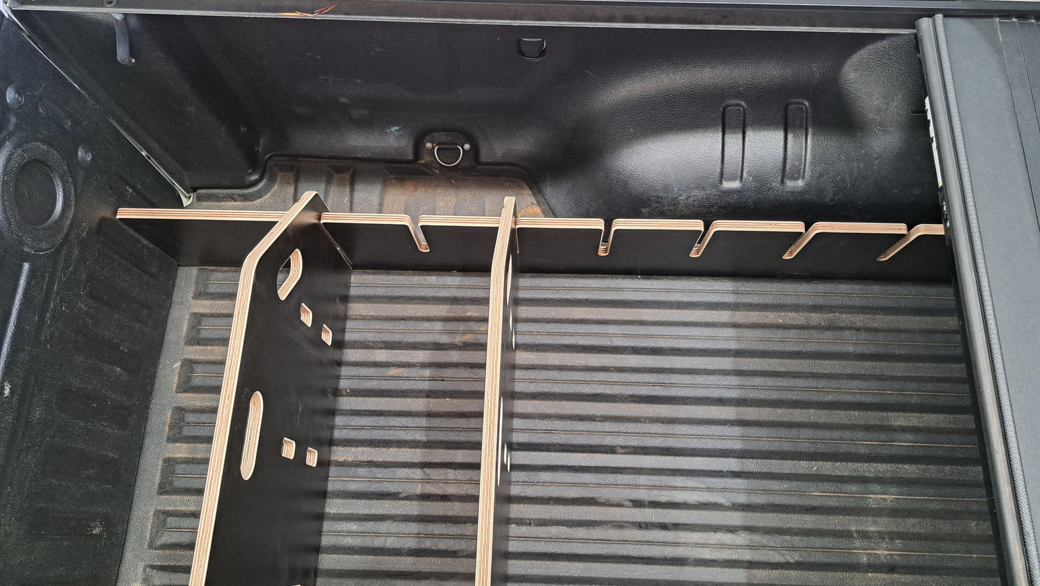 VW Amarok 2016-2022 Tub Divider | Plastic Tub Liner