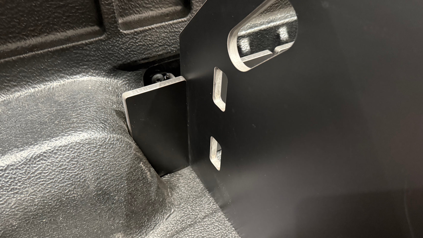 HPL-PRO Ranger 2022+ Tub Divider | Plastic Tub Liner