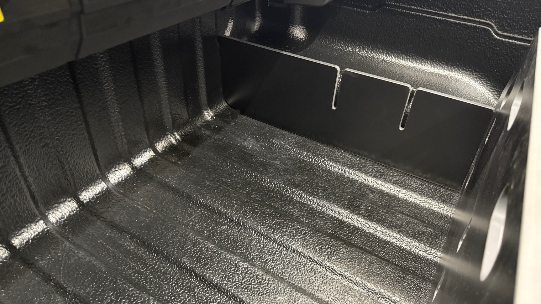 HPL-PRO Kia Tasman Tub Divider 2025+ | Plastic Tub Liner