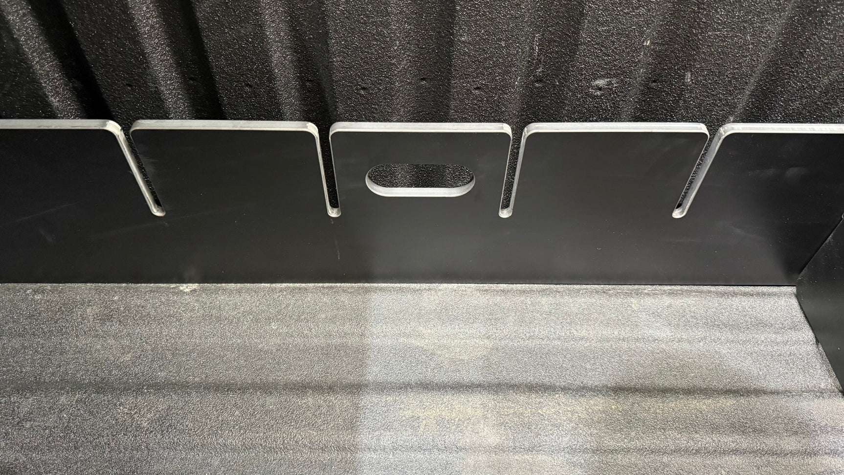 HPL-PRO RAM 1500 DT 2019+ Tub Divider | Spray-in Tub Liner | Short Bed