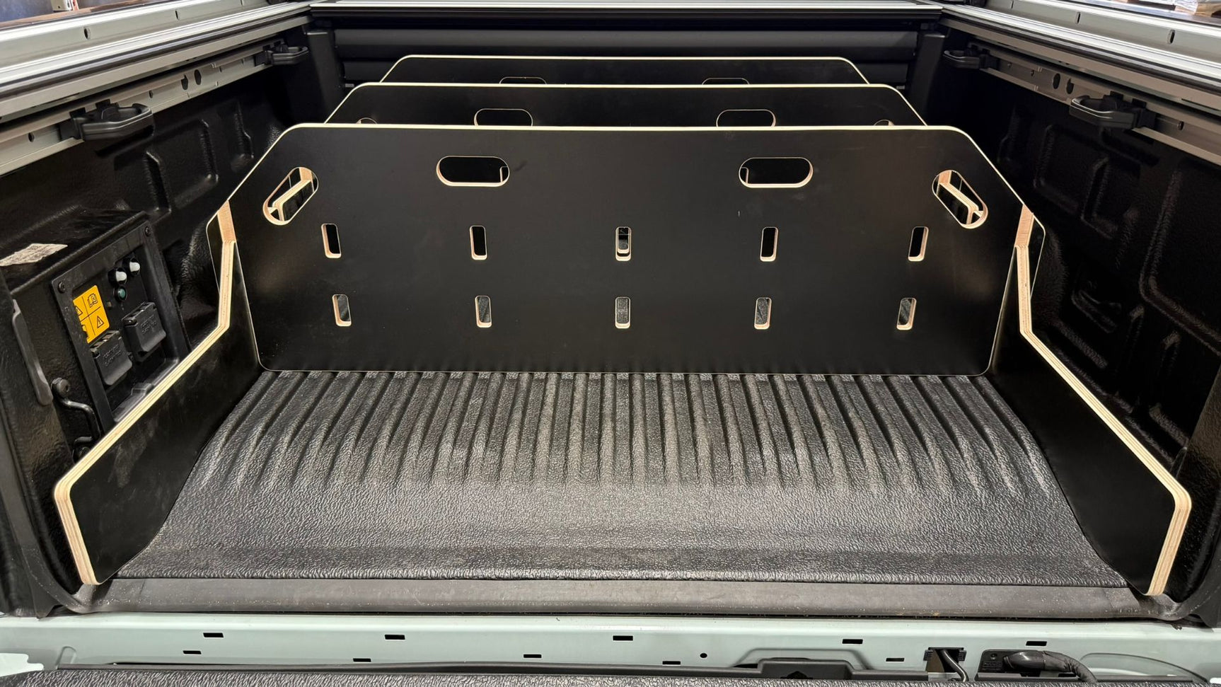 Ford Ranger PHEV 2025+ Tub Divider | Plastic Tub Liner