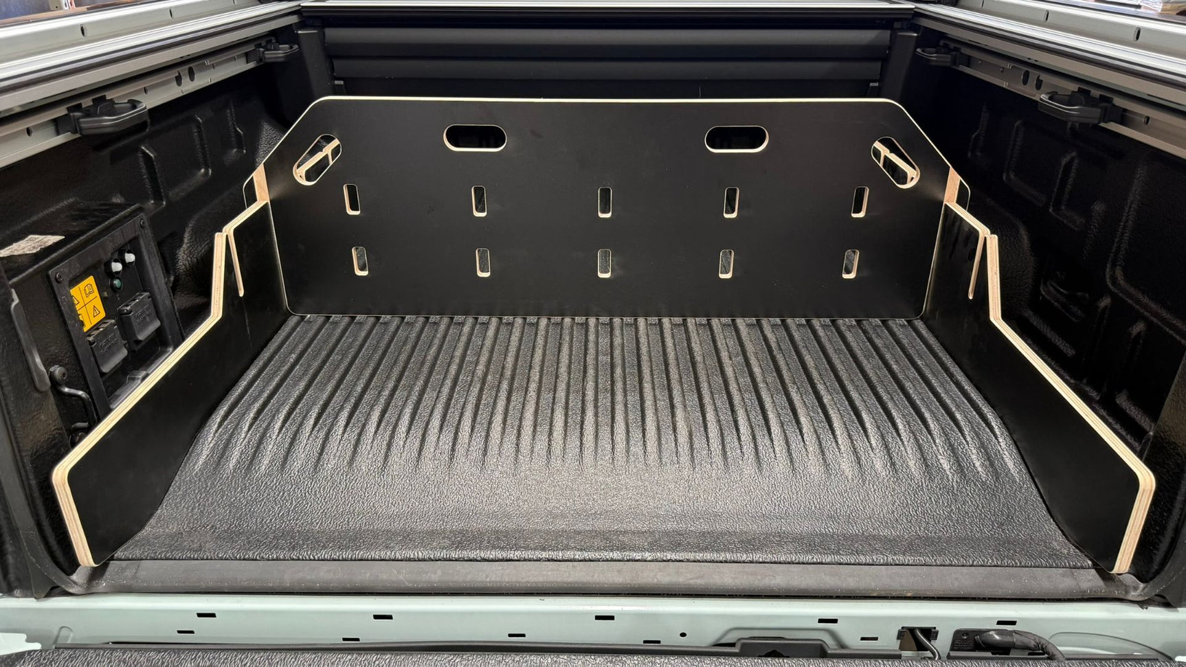 Ford Ranger PHEV 2025+ Tub Divider | Plastic Tub Liner