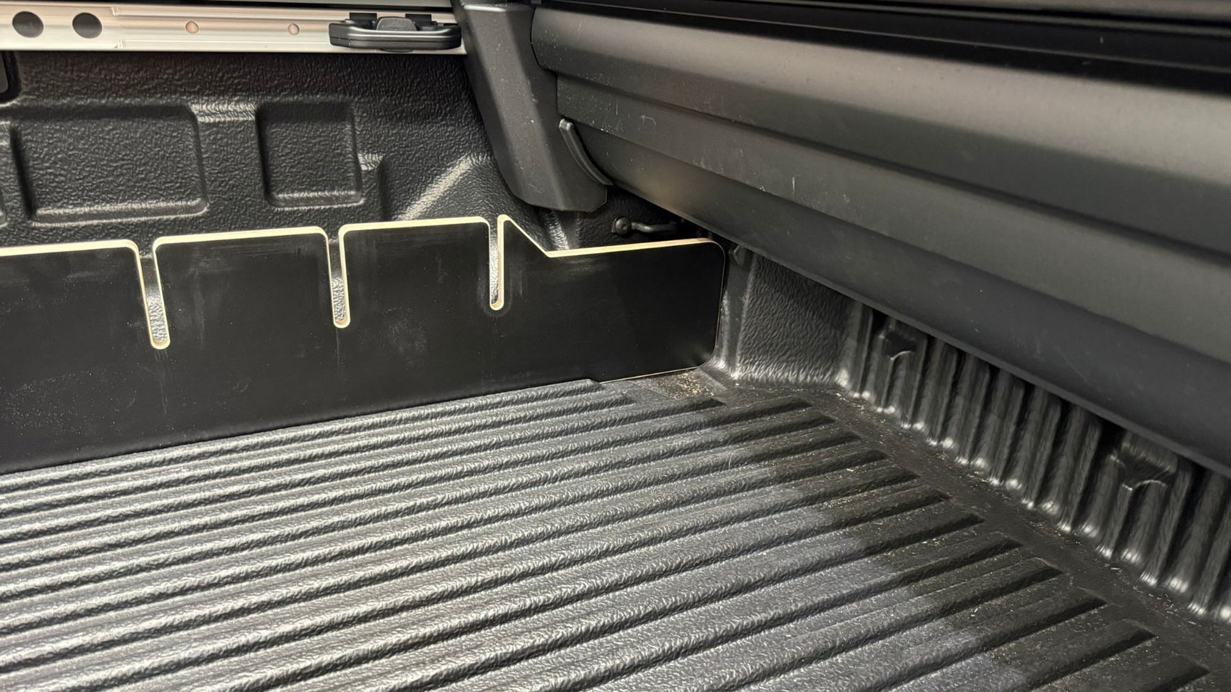 Ford Ranger PHEV 2025+ Tub Divider | Plastic Tub Liner