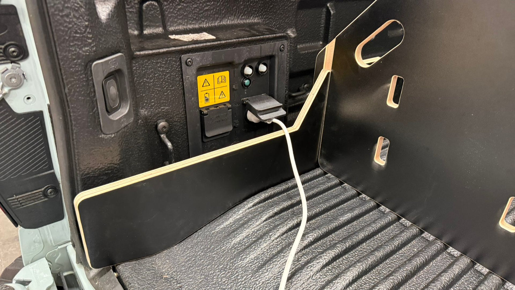 Ford Ranger PHEV 2025+ Tub Divider | Plastic Tub Liner
