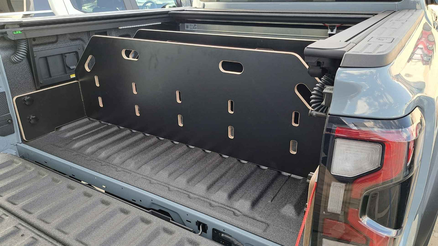 Ford Ranger 2022+ Tub Divider | Spray-in Tub Liner