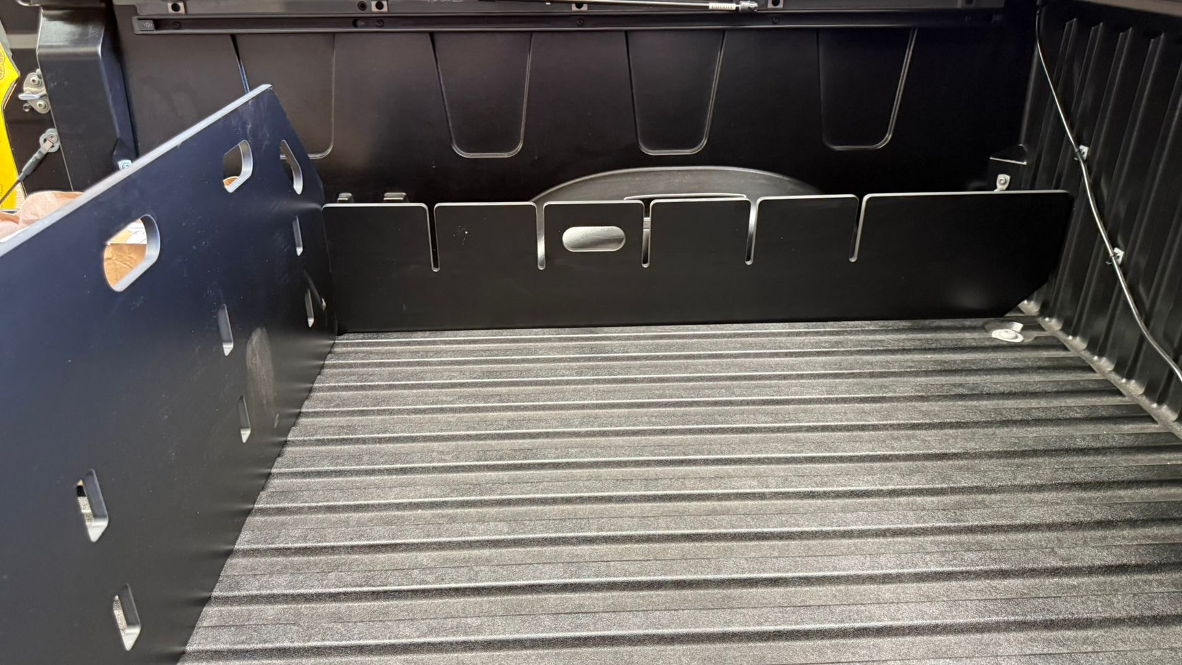 HPL-PRO Toyota Tundra 2022+ Tub Divider