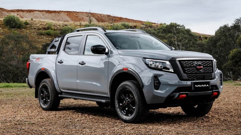 Nissan Navara 2021+ Tub Divider | Plastic Tub Liner