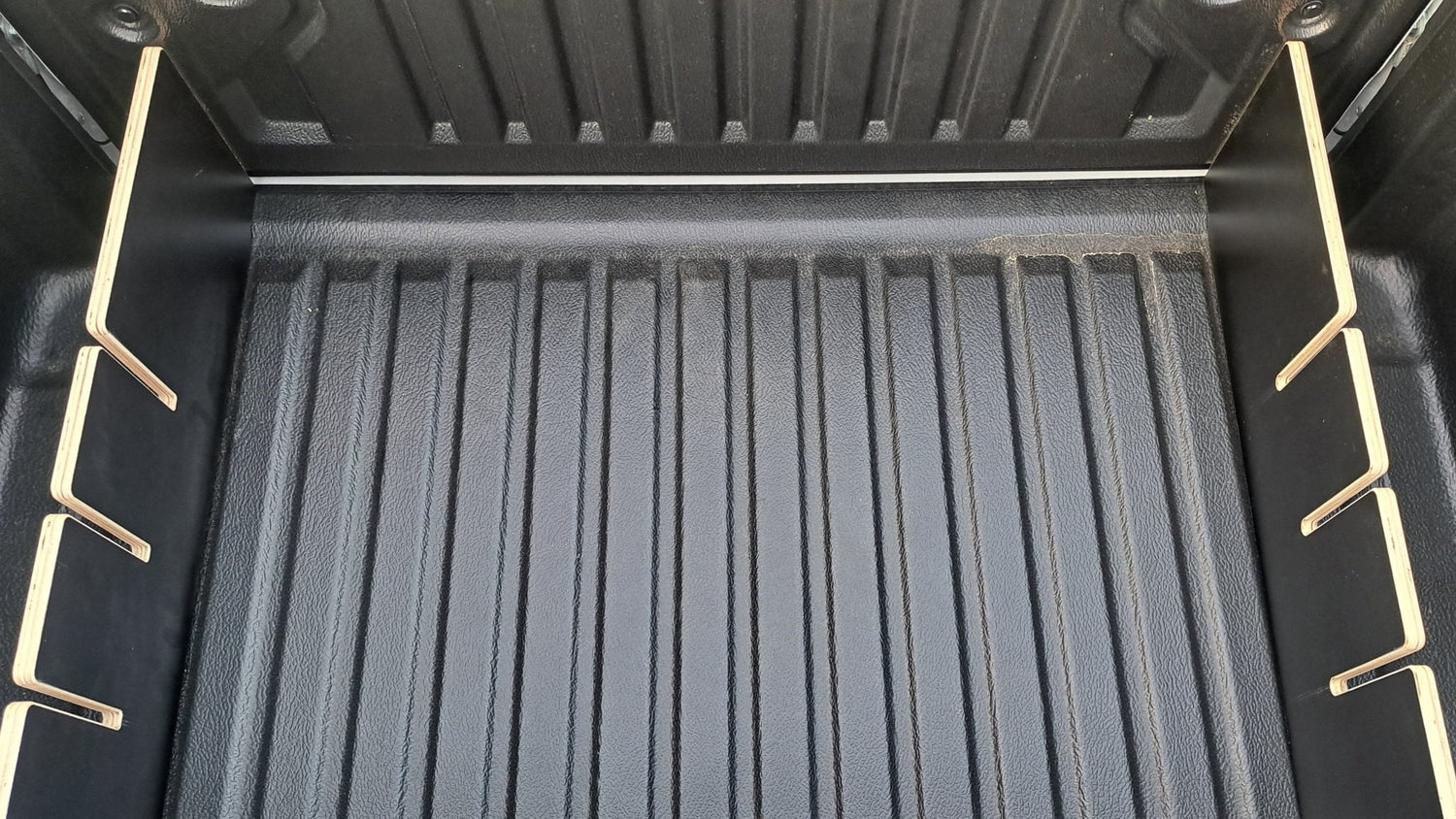 Mitsubishi Triton MV 2024+ Tub Divider | Plastic Tub Liner