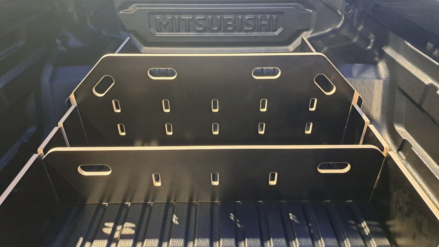 Mitsubishi Triton MV 2024+ Tub Divider | Plastic Tub Liner