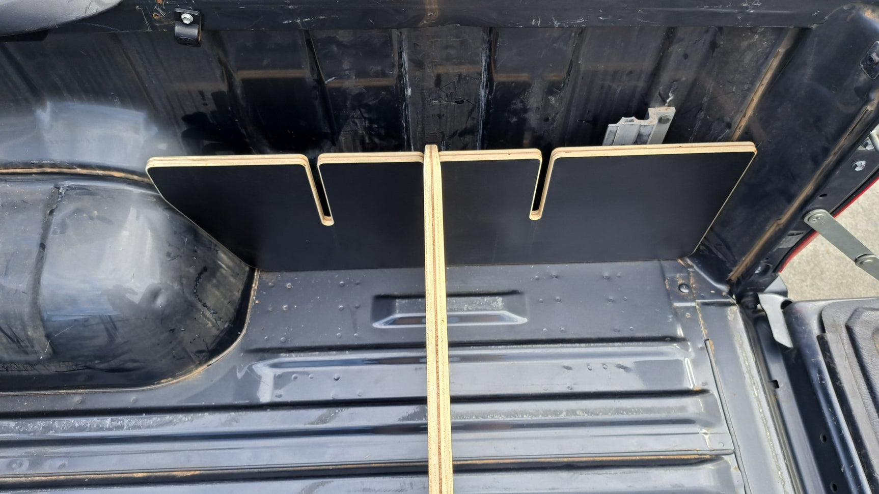 Toyota Hilux N80 2016+ Tub Divider | No Tub Liner