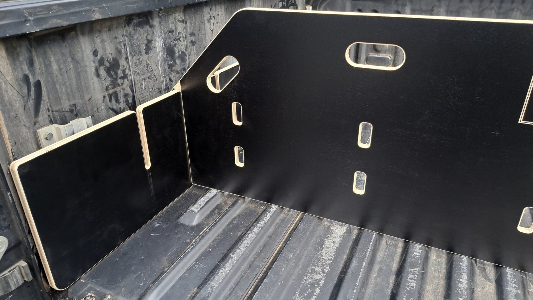 Toyota Hilux N80 2016+ Tub Divider | No Tub Liner