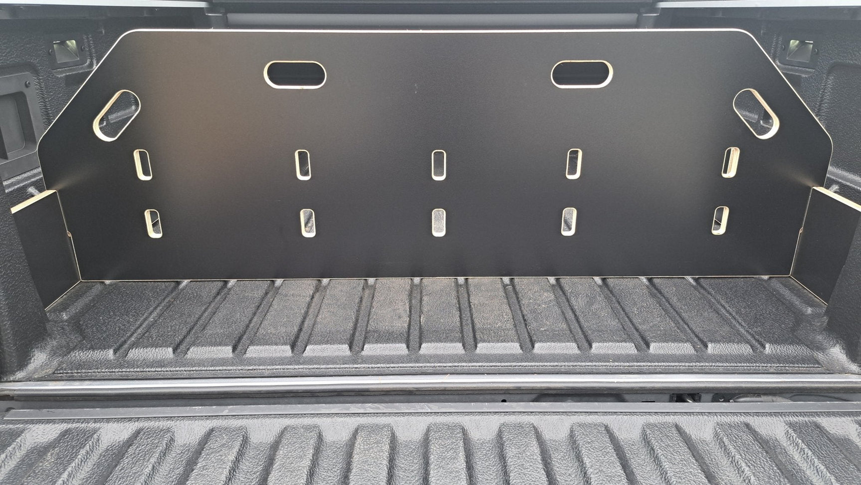 2nd Gen Amarok tray organiser for neatly arranging tools and essentials in the ute’s tray.