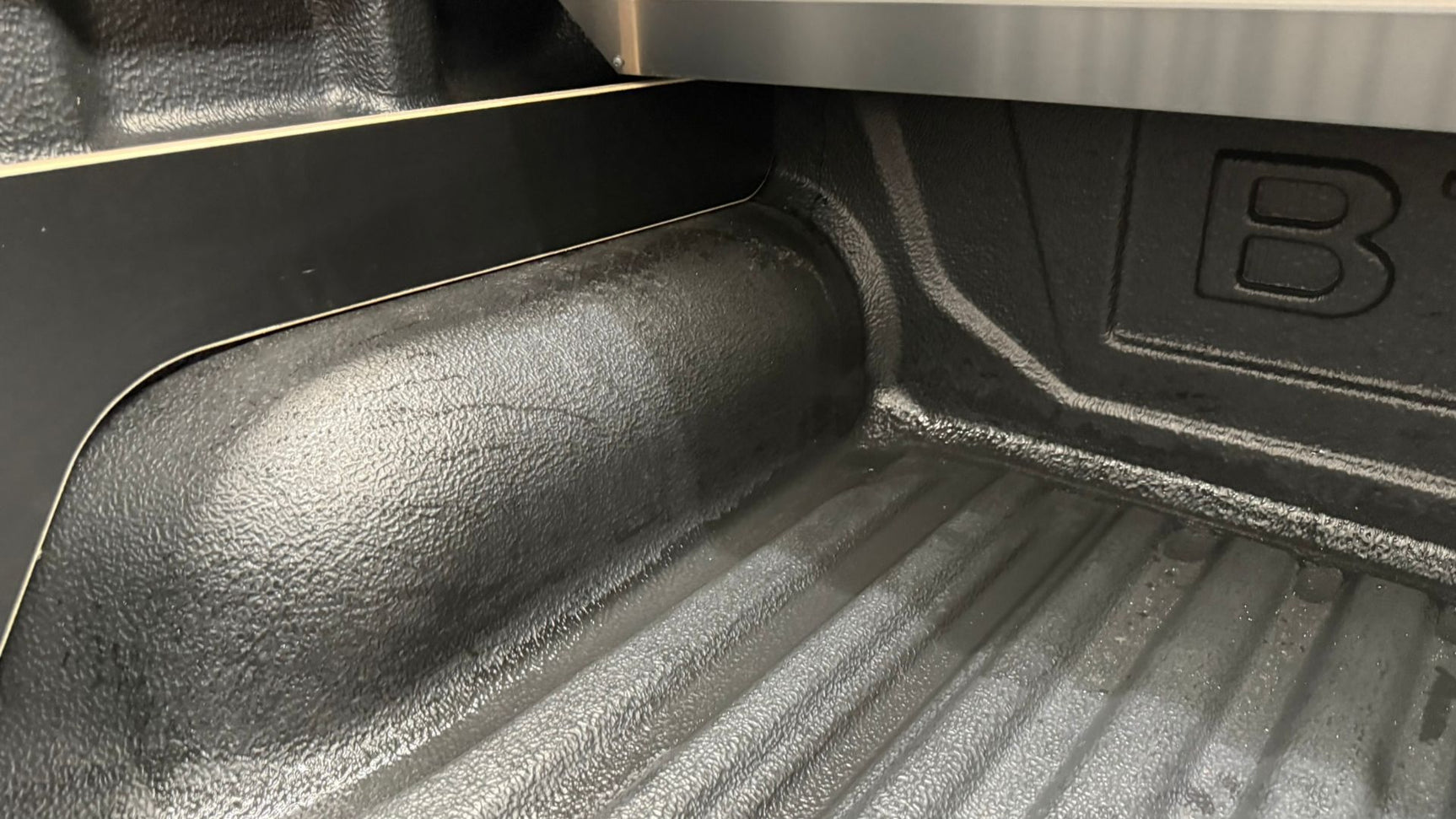 Mazda BT-50 2020+ Tub Divider | Plastic Tub Liner