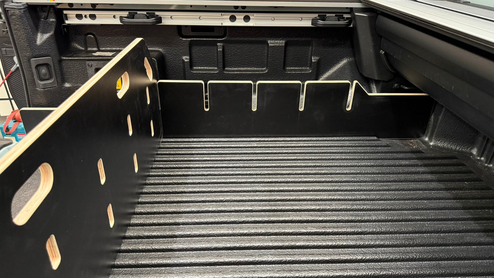 Ford Ranger PHEV 2025+ Tub Divider | Plastic Tub Liner