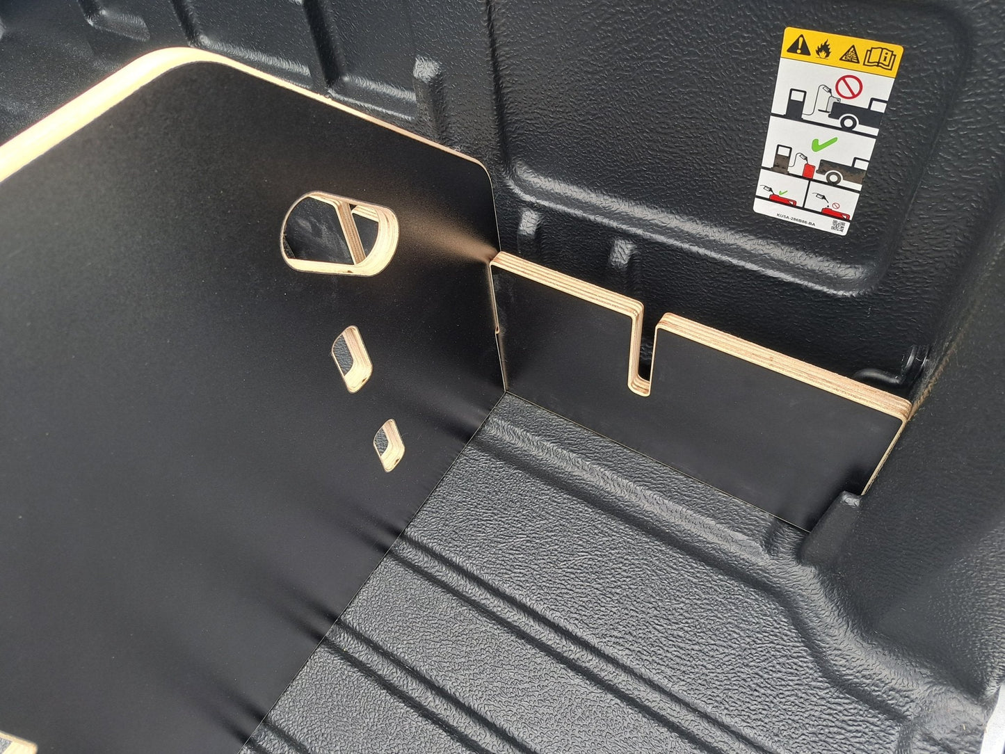 2nd Gen VW Amarok Tub Divider